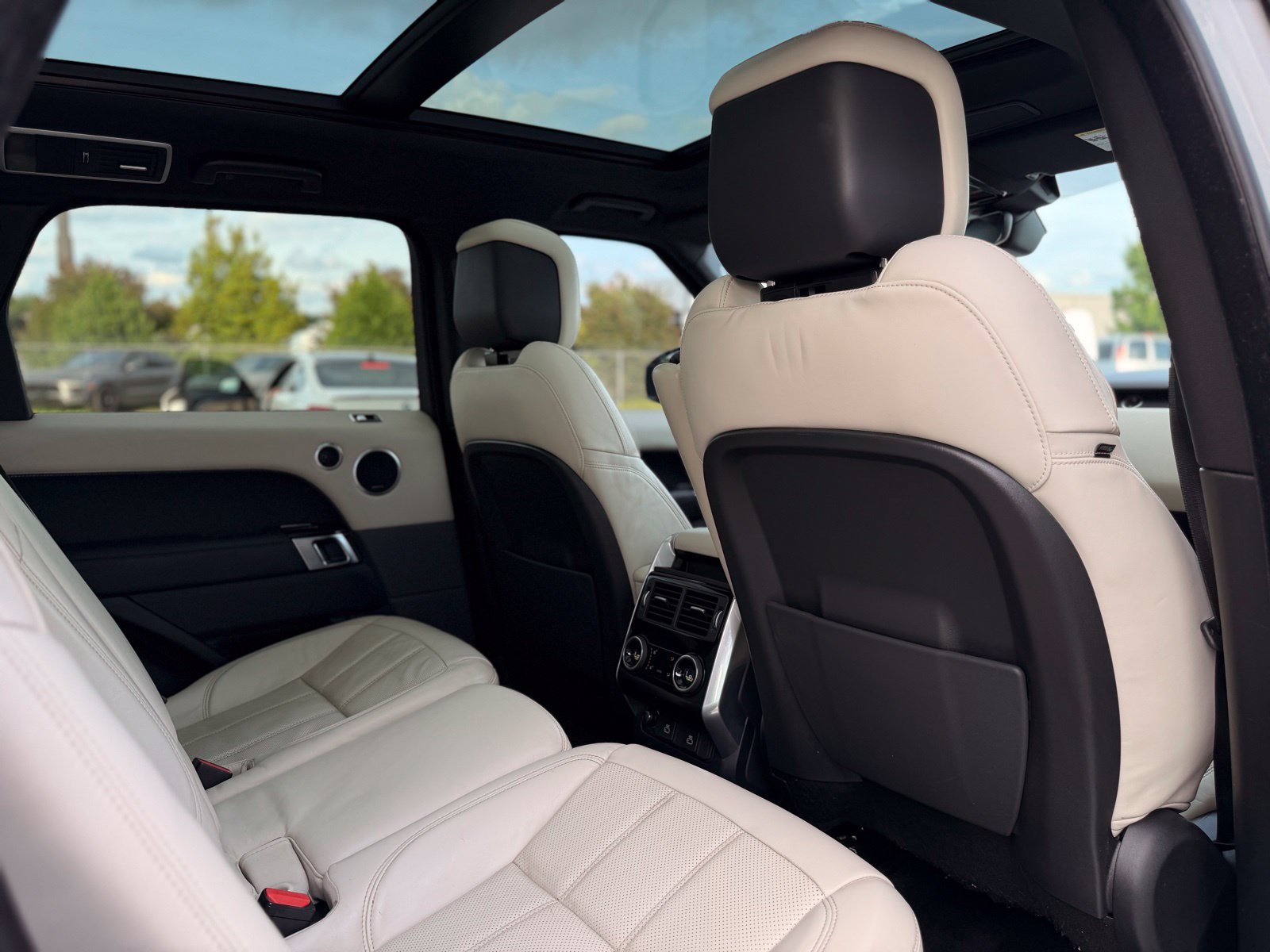 Used 2022 Land Rover Range Rover Sport HSE Silver Edition AWD/4WD image 28