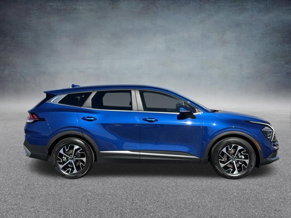 Used 2024 Kia Sportage EX FWD image 2