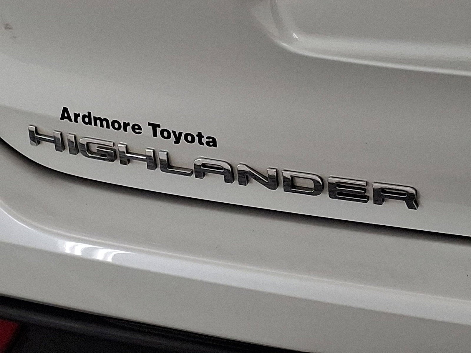 Used 2024 Toyota Highlander XSE AWD/4WD image 16