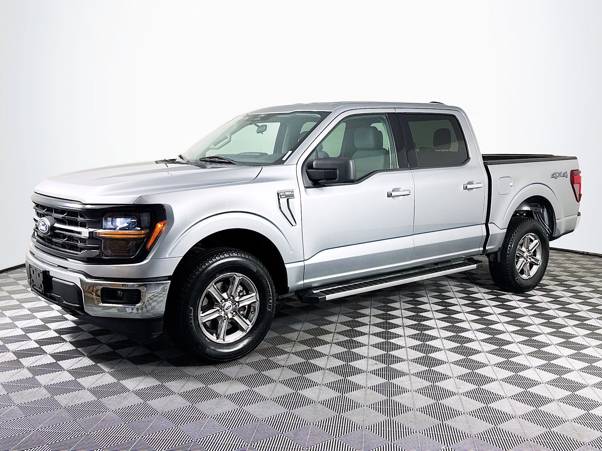 Used 2025 Ford F150 XLT w/ Equipment Group 301A Standard image 4