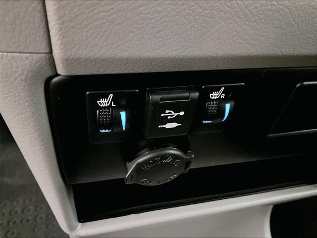 Used 2018 Toyota Sienna XLE w/ XLE Navigation Package AWD/4WD image 33