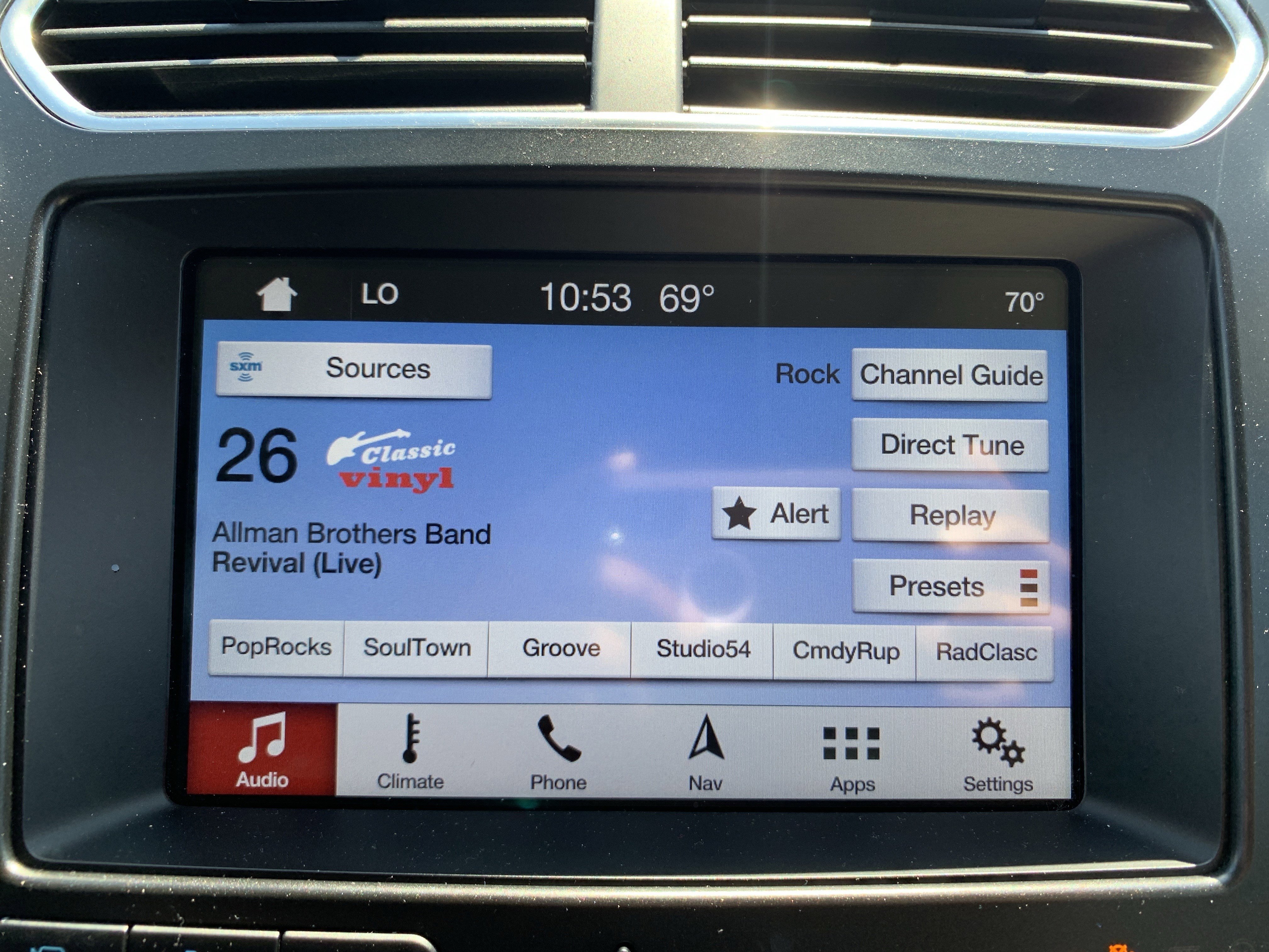 Used 2017 Ford Explorer Platinum AWD/4WD image 23
