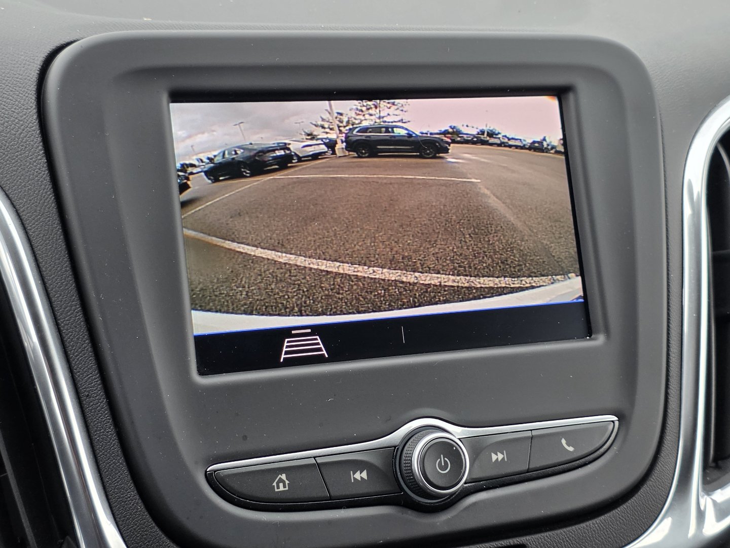 Used 2020 Chevrolet Equinox LT FWD image 3