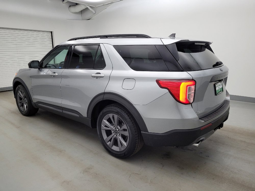 Used 2022 Ford Explorer XLT w/ Equipment Group 202A RWD image 3