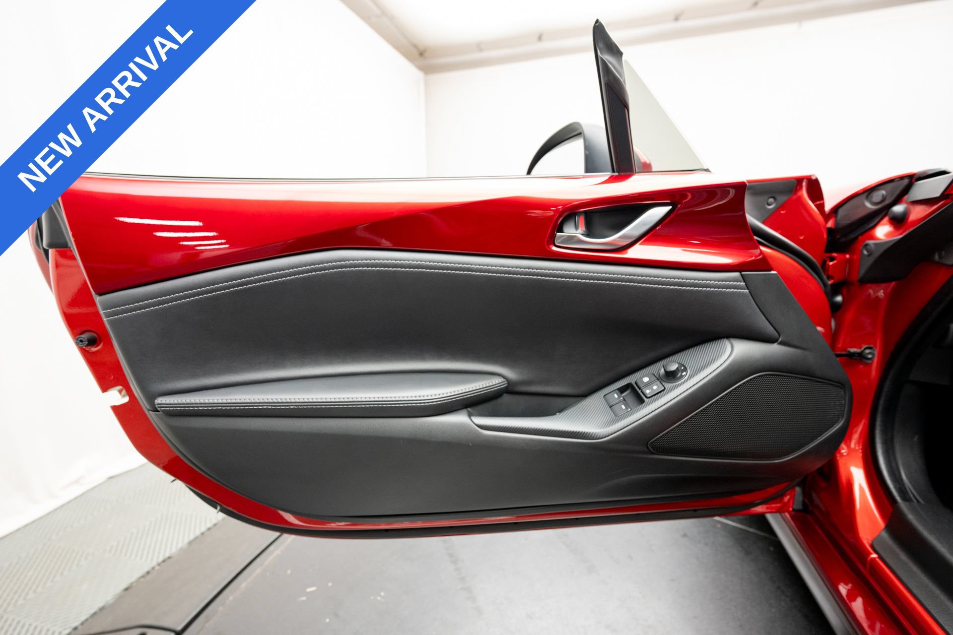 Used 2024 MAZDA MX-5 Miata RF Grand Touring RWD image 23