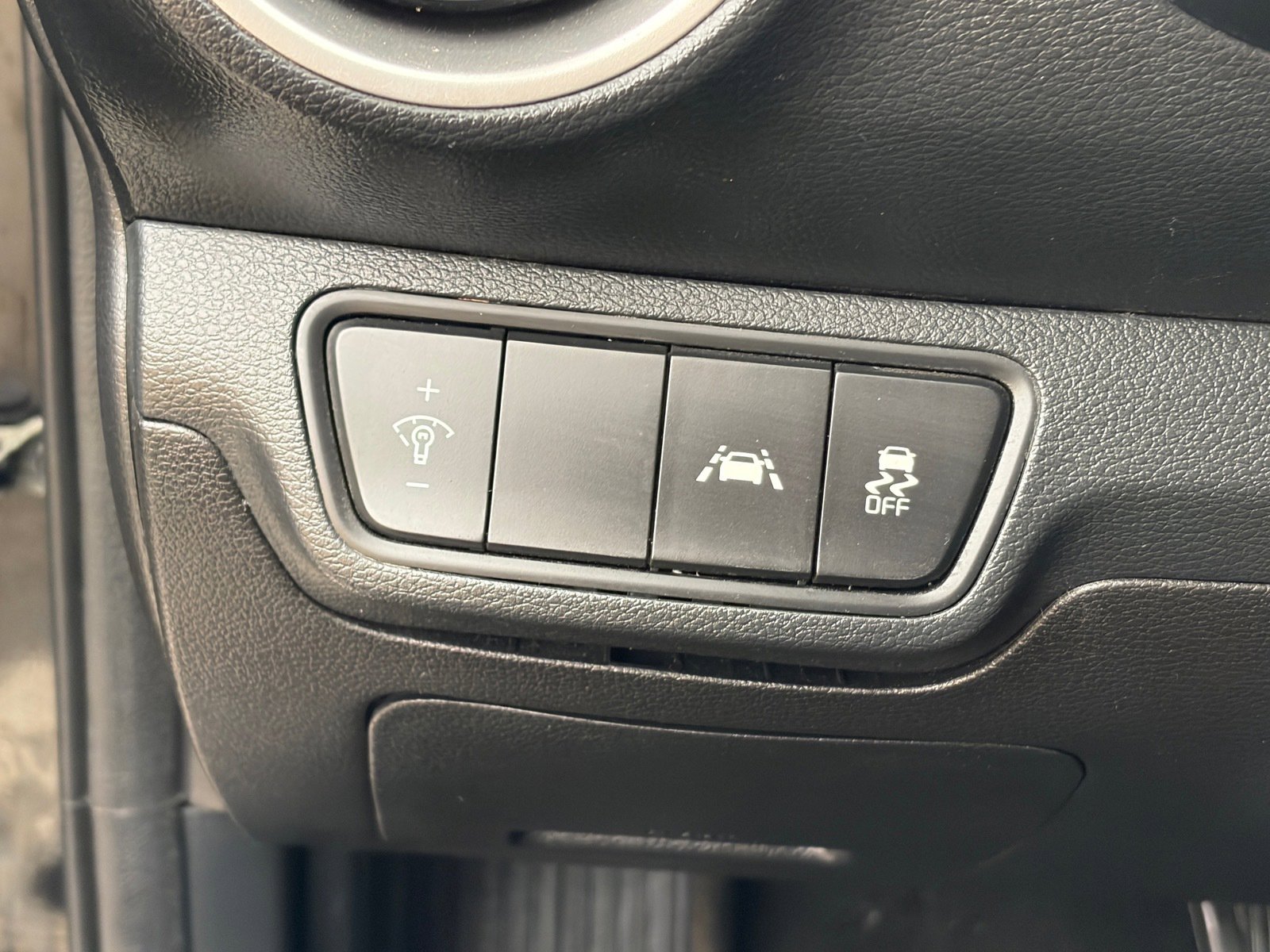 Certified 2019 Kia Forte LXS image 10