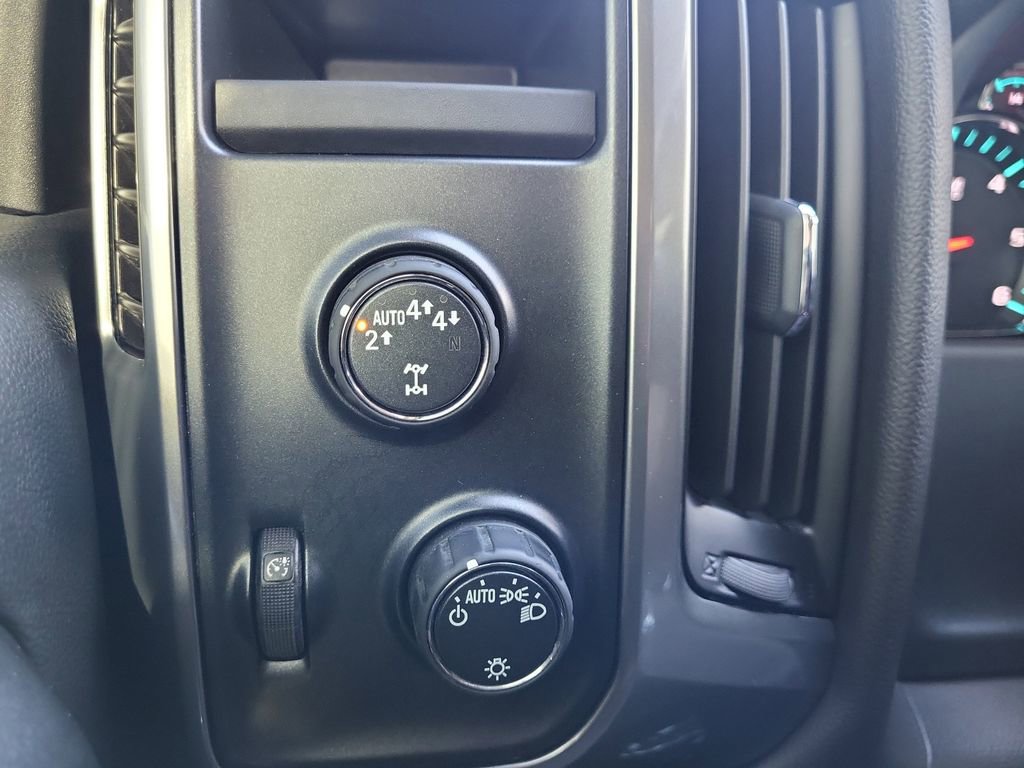 Used 2018 Chevrolet Silverado 1500 LT image 21