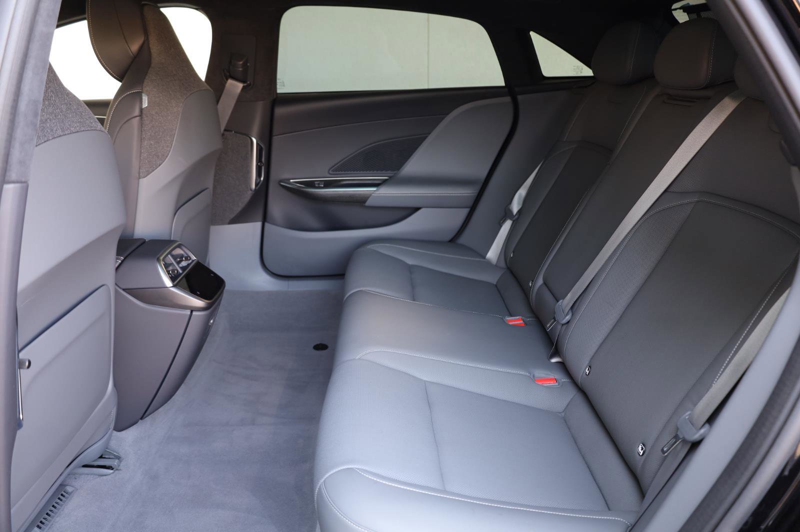 Used 2025 Lucid Air Touring AWD/4WD image 19