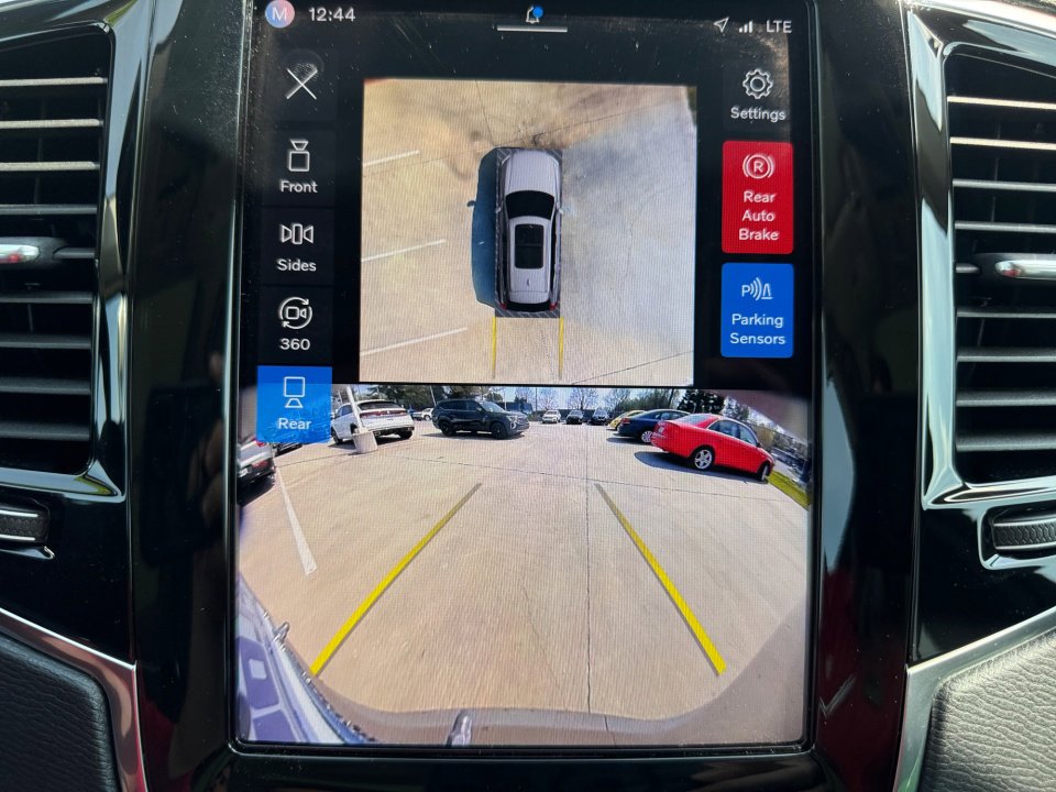 Certified 2024 Volvo XC90 B6 Plus w/ Protection Package image 19