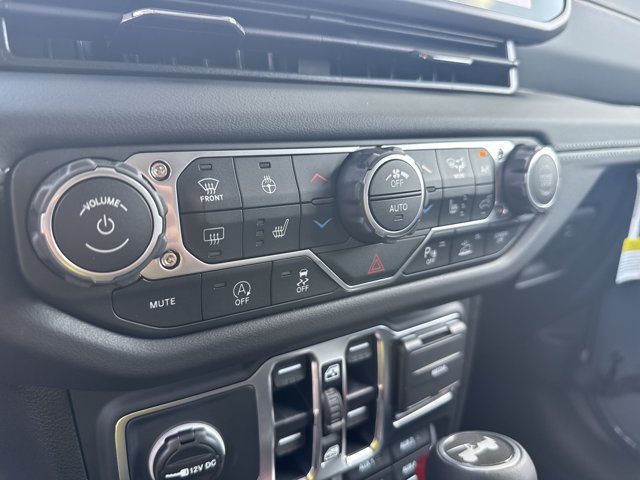 New 2026 Jeep Wrangler Unlimited Sahara AWD/4WD image 29