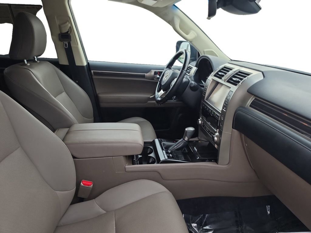 Used 2021 Lexus GX 460 Premium w/ Premium Package AWD/4WD image 15