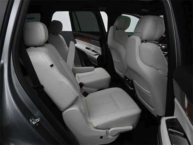 New 2026 Cadillac Vistiq Luxury image 16