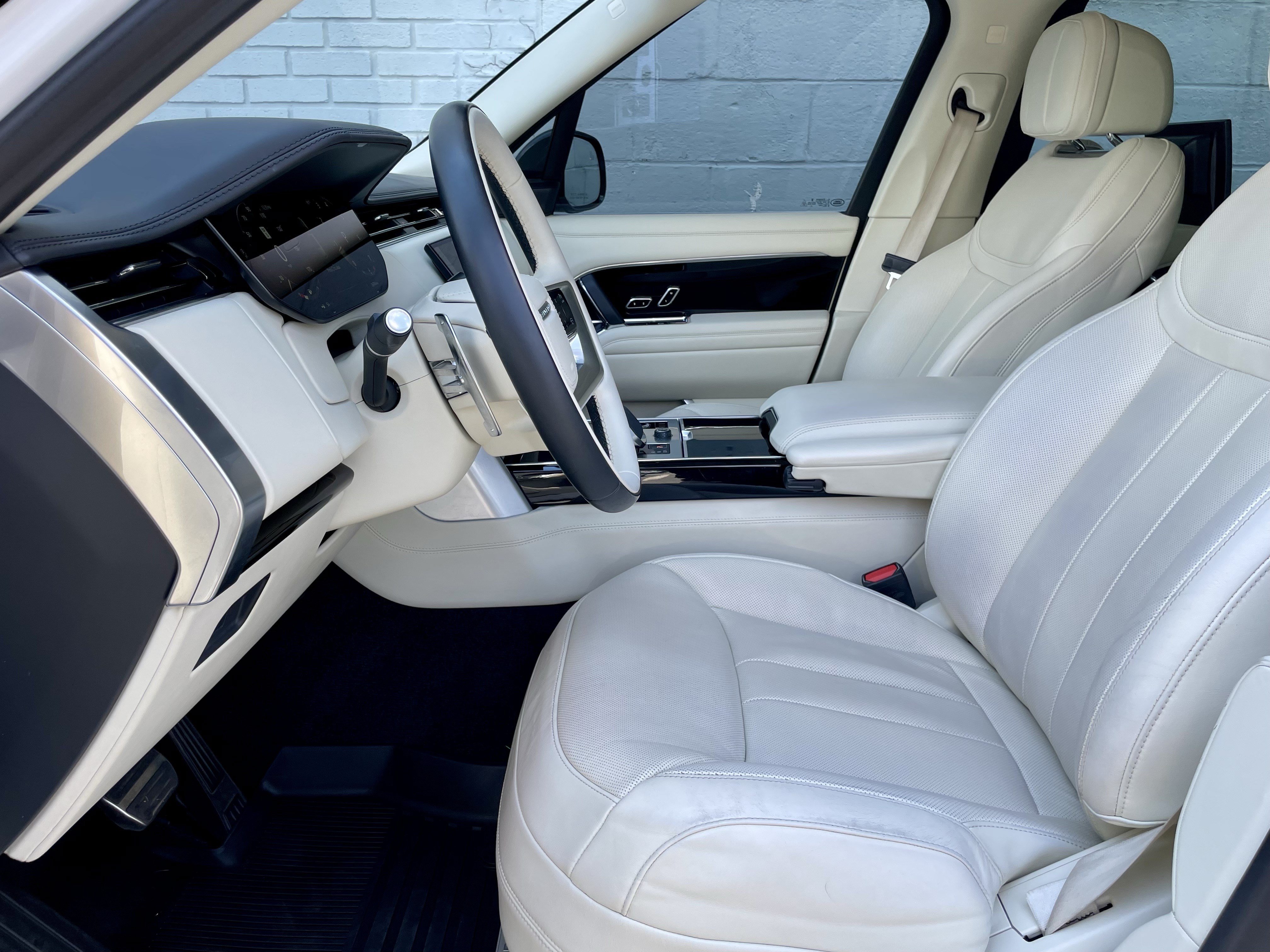 Certified 2023 Land Rover Range Rover Long Wheelbase Autobiography AWD/4WD image 14