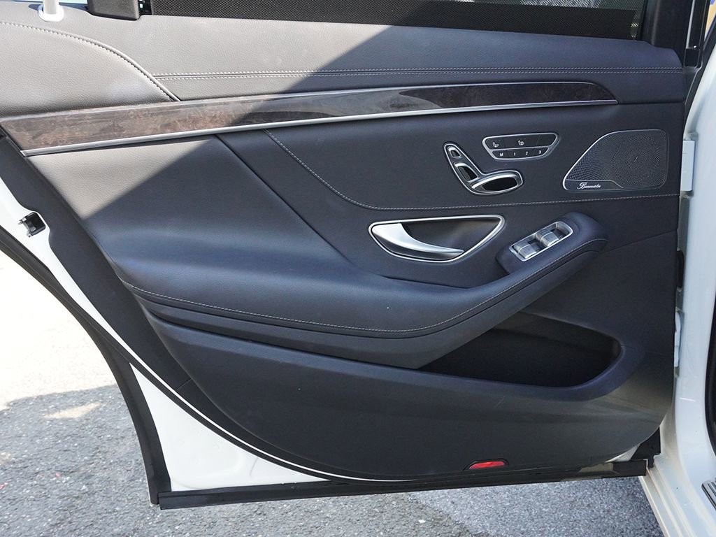 Used 2017 Mercedes-Benz S 550 4MATIC Sedan image 27