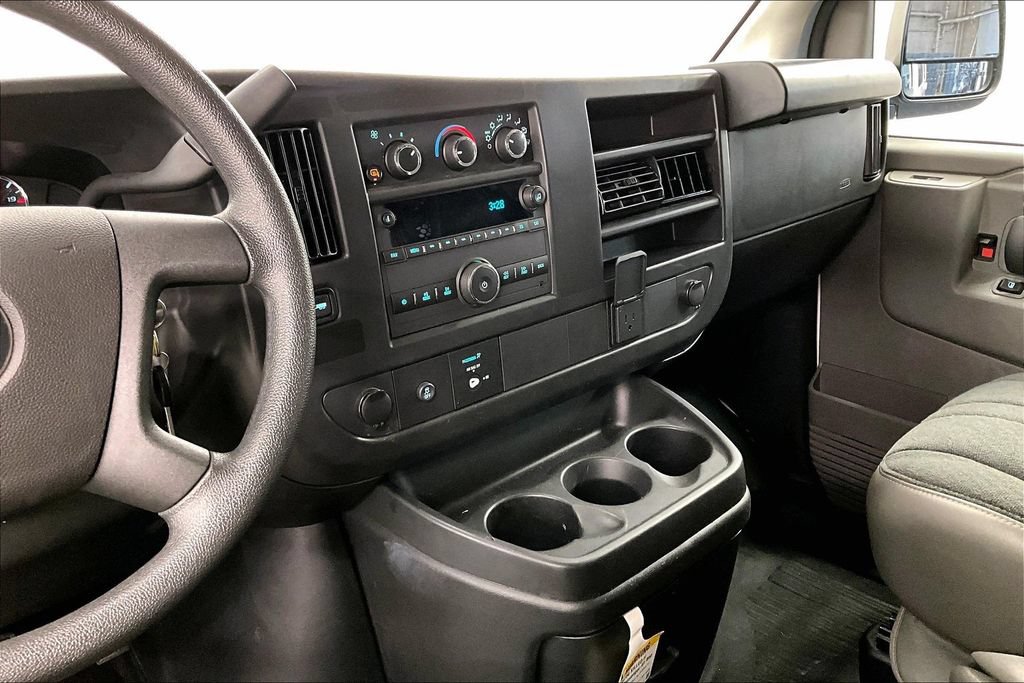 Used 2025 Chevrolet Express 2500 w/ Driver Convenience Package RWD image 5