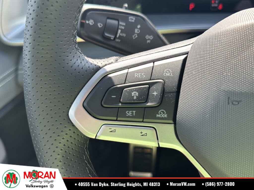 Used 2026 Volkswagen Tiguan SE R-Line FWD image 18