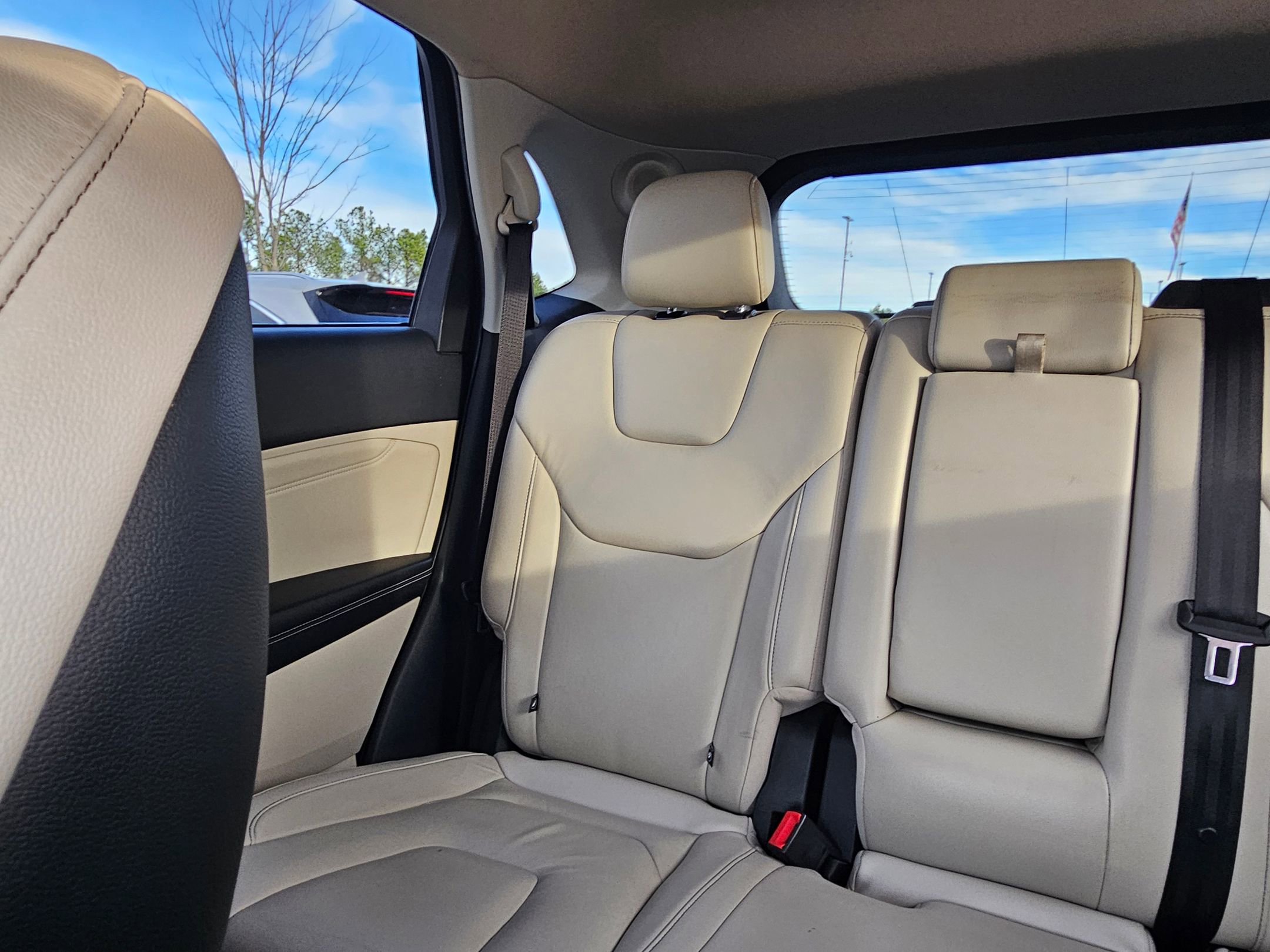 Used 2020 Ford Edge Titanium image 24