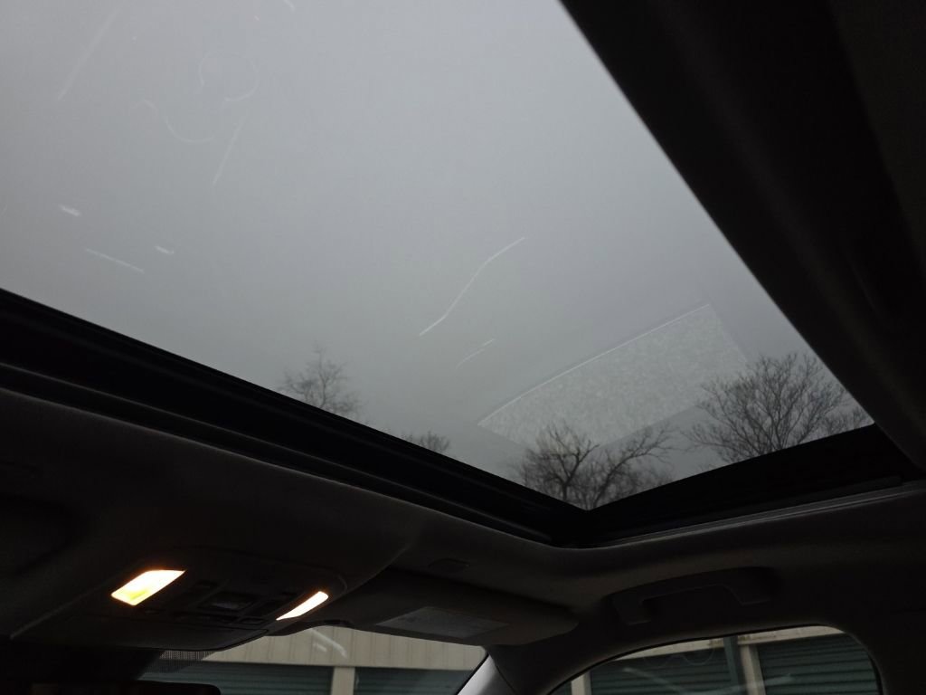 Used 2023 Toyota Highlander XLE image 24