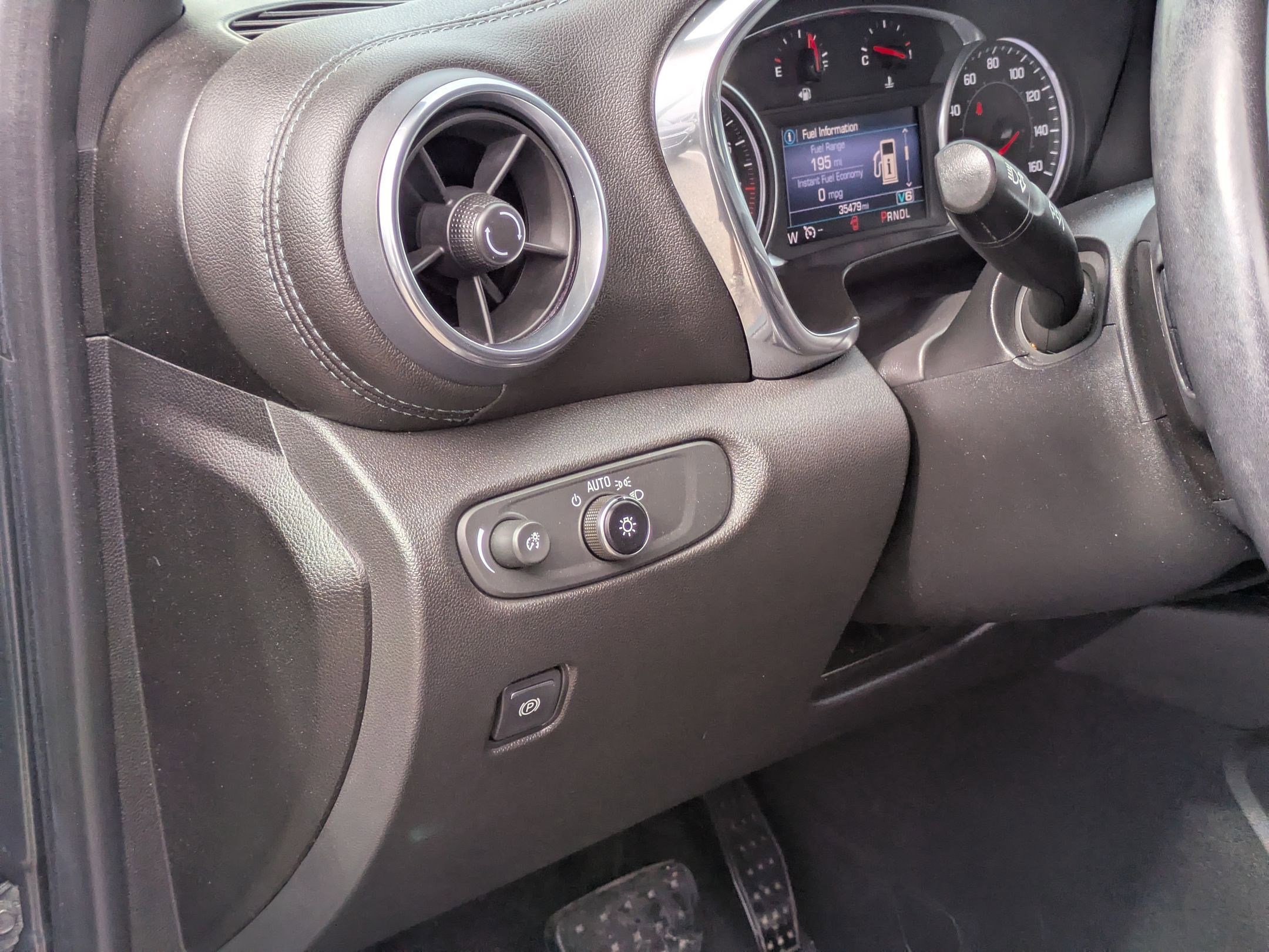 Used 2019 Chevrolet Blazer LT w/ Sun and Wheels Package image 10