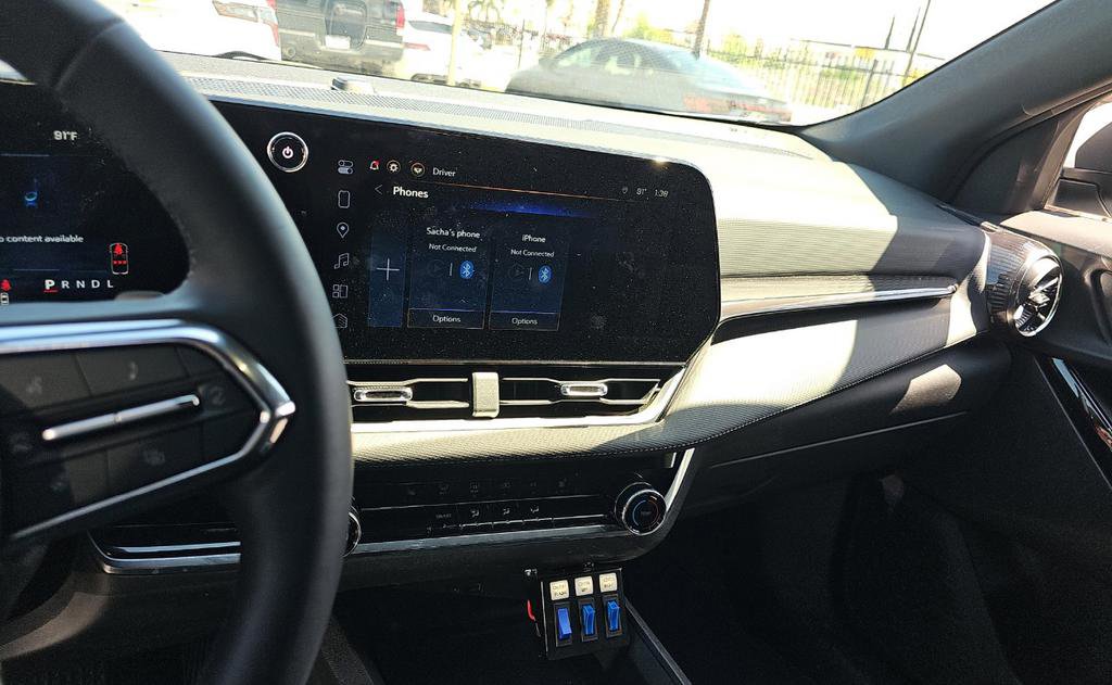 Used 2025 Chevrolet Equinox LT image 11