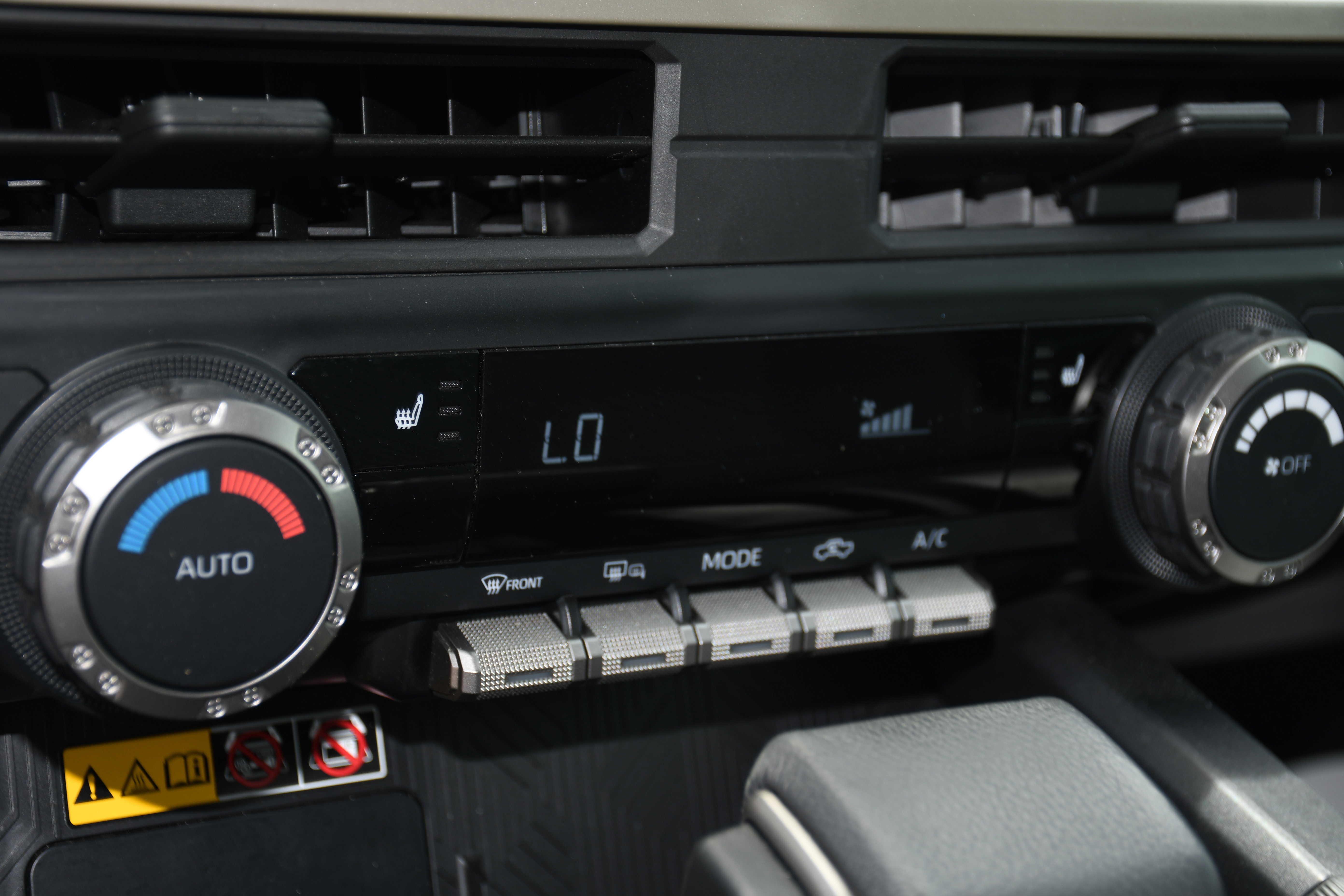 Certified 2024 Toyota Tacoma SR5 AWD/4WD image 14