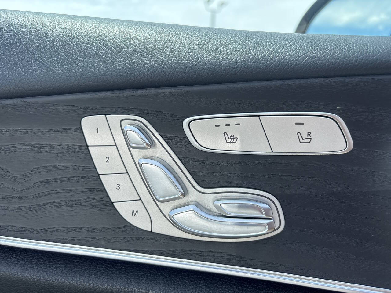 Used 2020 Mercedes-Benz E 350 Sedan image 33