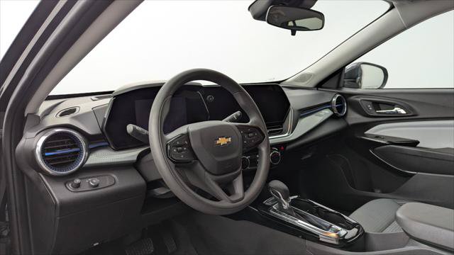 Used 2026 Chevrolet Trax LT FWD image 23