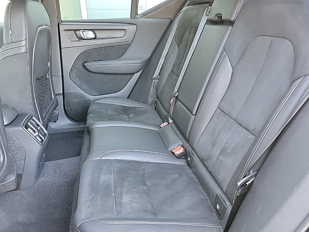 Used 2021 Volvo XC40 P8 Recharge AWD/4WD image 14