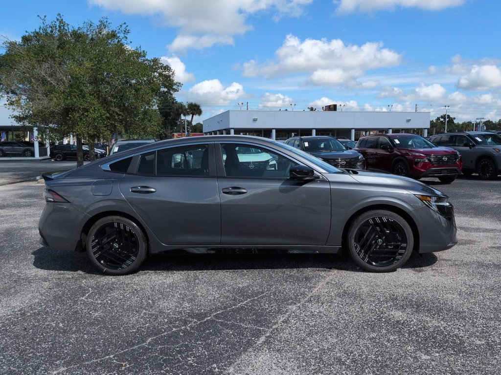 New 2027 Nissan Sentra SR w/ Floor Mat Package FWD image 3