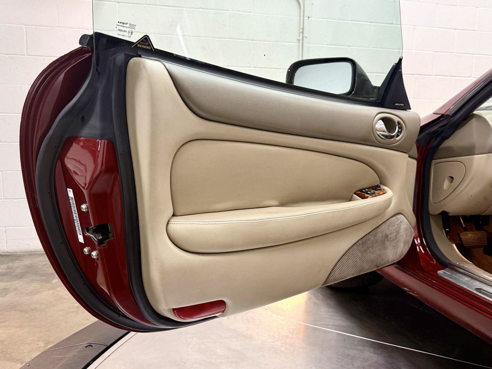 Used 2001 Jaguar XK8 Convertible RWD image 17