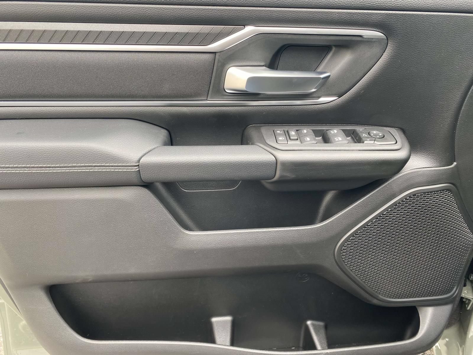 New 2026 RAM 1500 Big Horn AWD/4WD image 17