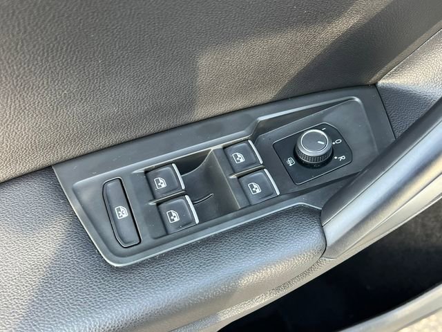 Used 2021 Volkswagen Tiguan SE R-Line image 17