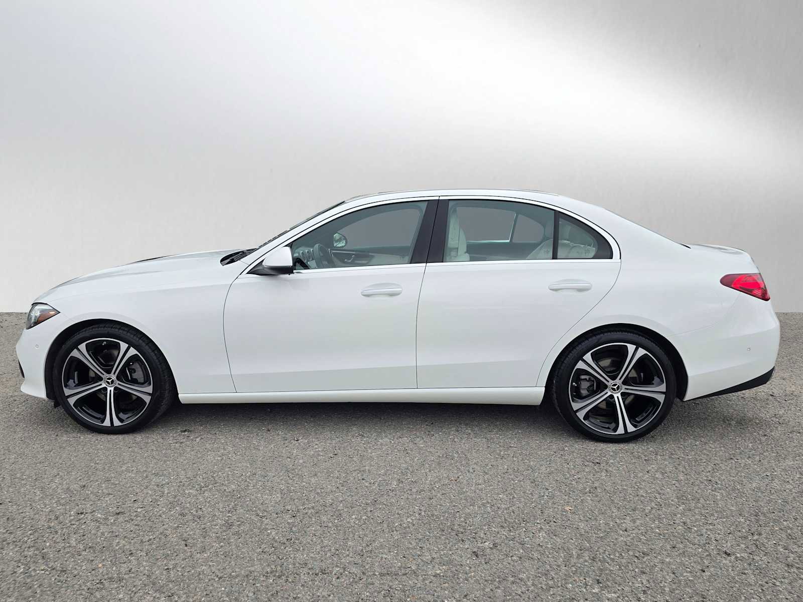 Used 2025 Mercedes-Benz C 300 Sedan image 5