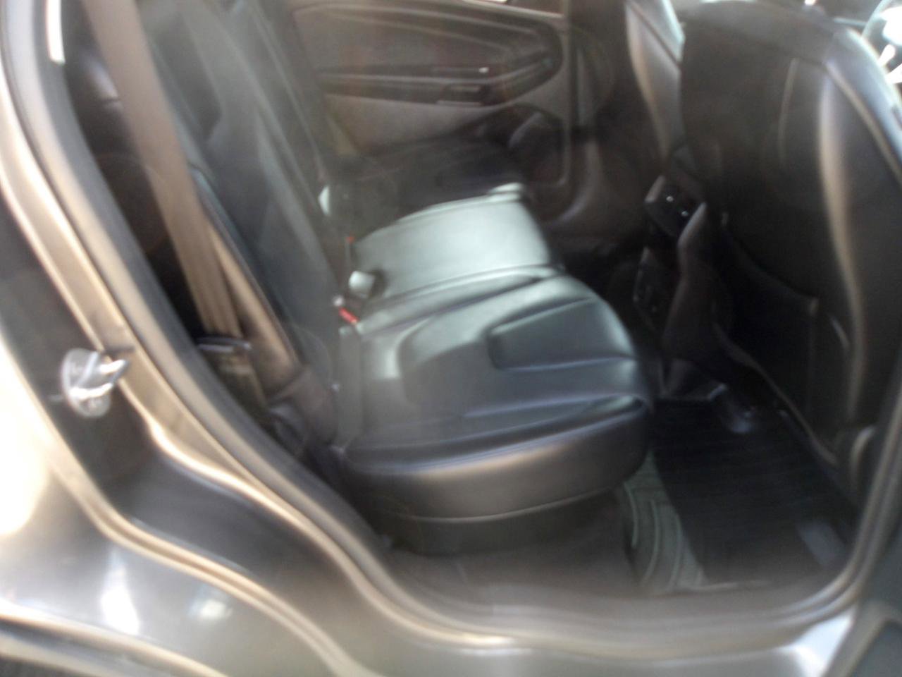 Used 2015 Ford Edge Titanium w/ Equipment Group 301A FWD image 8