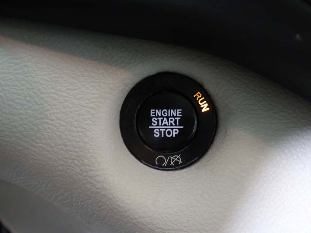 Used 2019 Jeep Cherokee Overland w/ Technology Group image 44