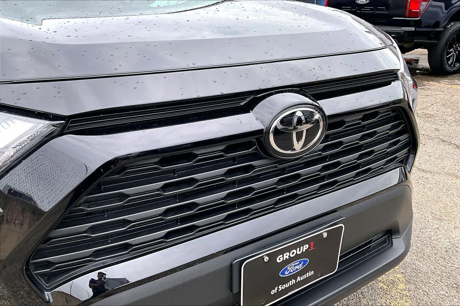 Used 2023 Toyota RAV4 LE AWD/4WD image 29