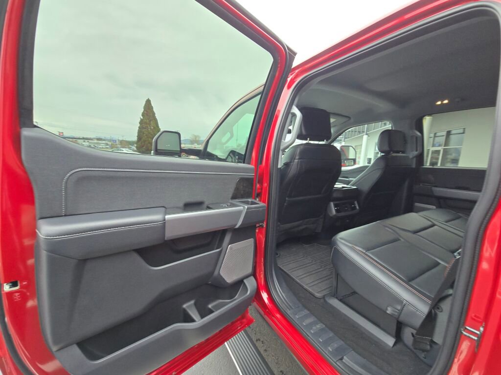 Used 2024 Ford F350 Lariat w/ Chrome Package image 11