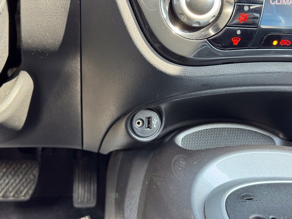 Used 2014 Nissan Juke SL AWD/4WD image 16
