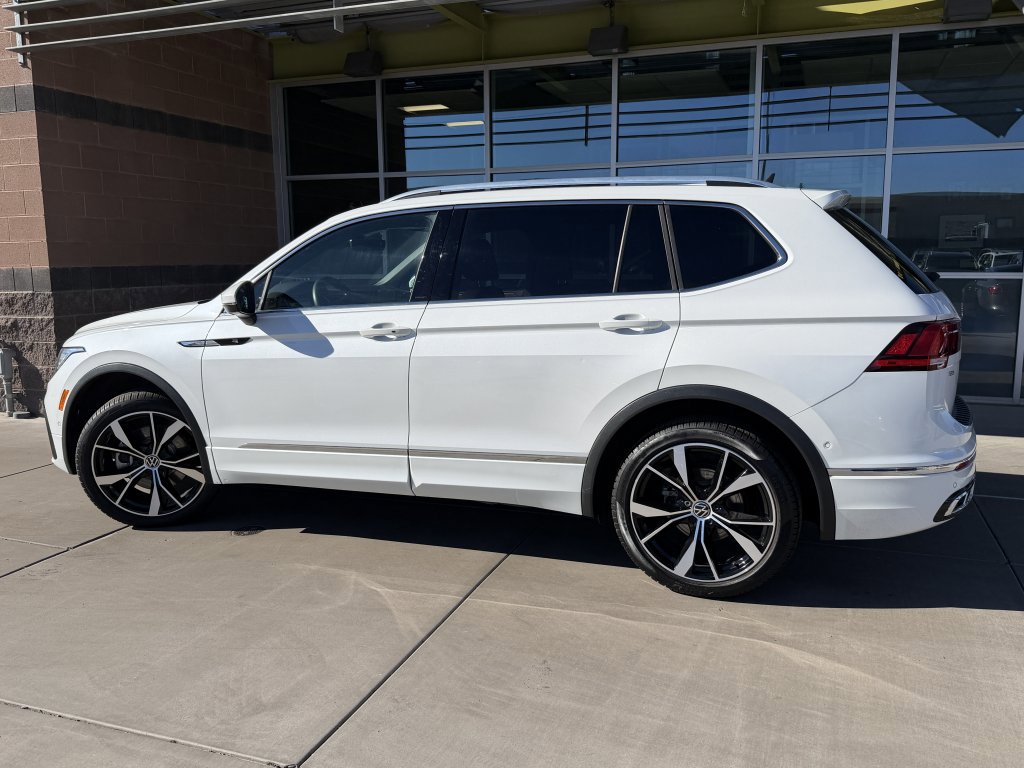 Used 2022 Volkswagen Tiguan SEL R-Line image 5