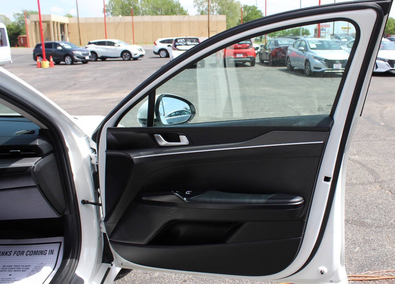 Used 2025 Kia K5 LXS FWD image 8
