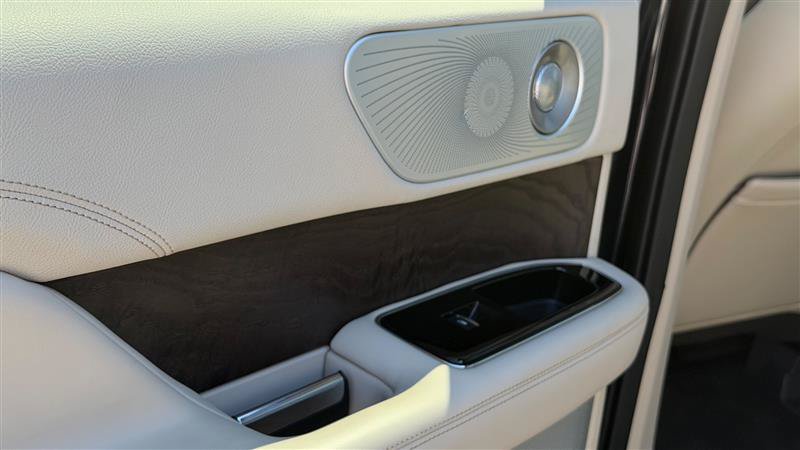 Used 2021 Lincoln Navigator Reserve w/ Luxury Package AWD/4WD image 45