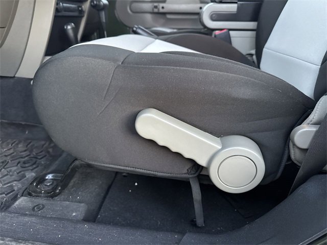 Used 2007 Jeep Wrangler Sahara w/ Dual Top Group image 12