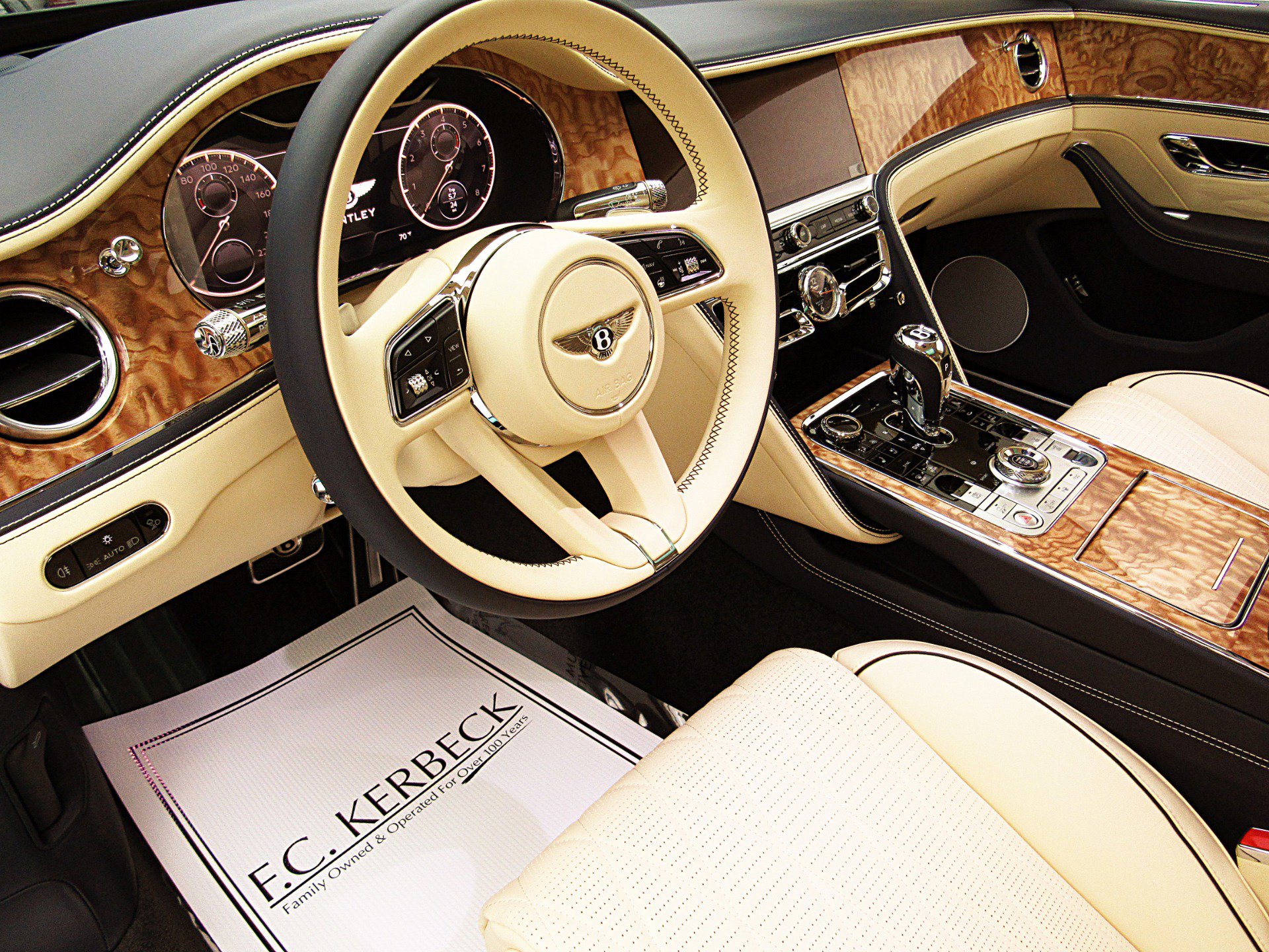 Certified 2022 Bentley Flying Spur V8 AWD/4WD image 23