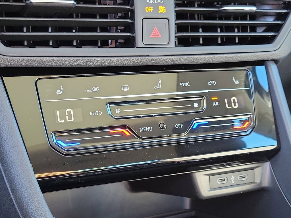 New 2026 Volkswagen Jetta SE FWD image 19