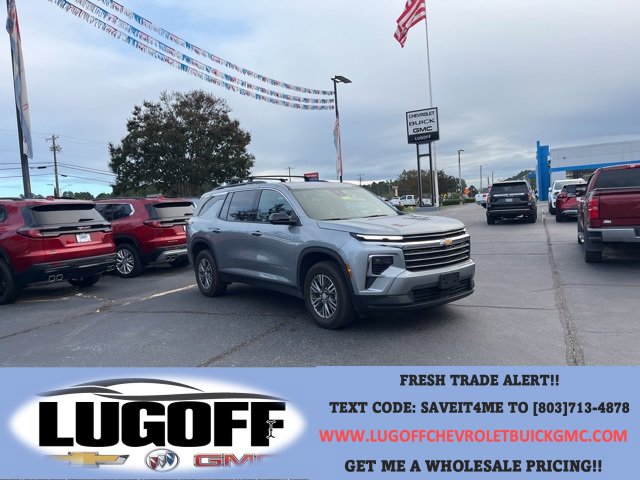 Used 2025 Chevrolet Traverse LT w/ Driver Confidence Package