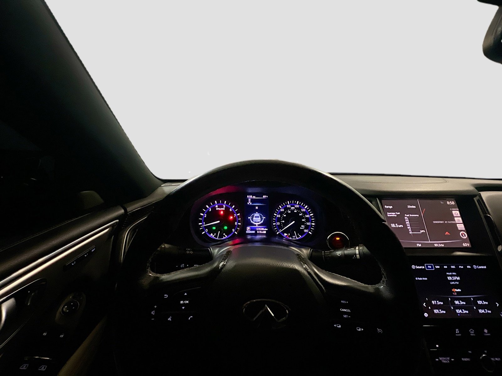 Used 2018 INFINITI Q60 3.0t Luxe w/ Sensory Package 3.0T Luxe RWD image 7