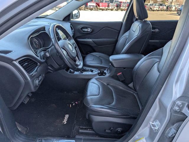 Used 2019 Jeep Cherokee Limited image 2