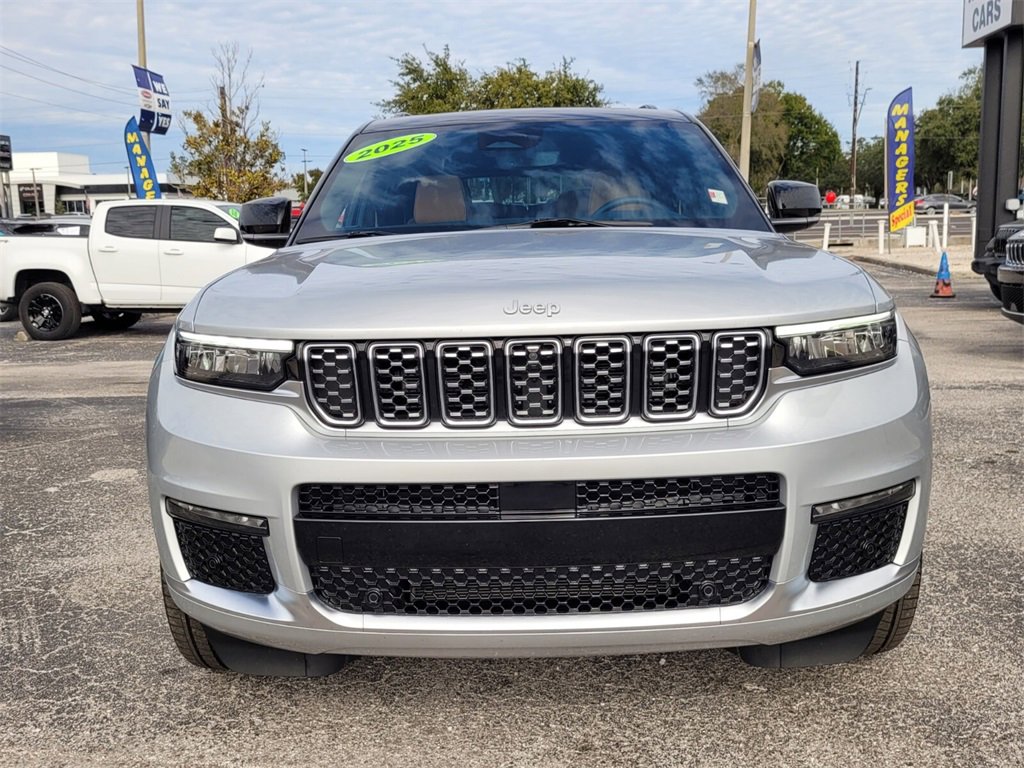 Used 2025 Jeep Grand Cherokee L Summit image 9