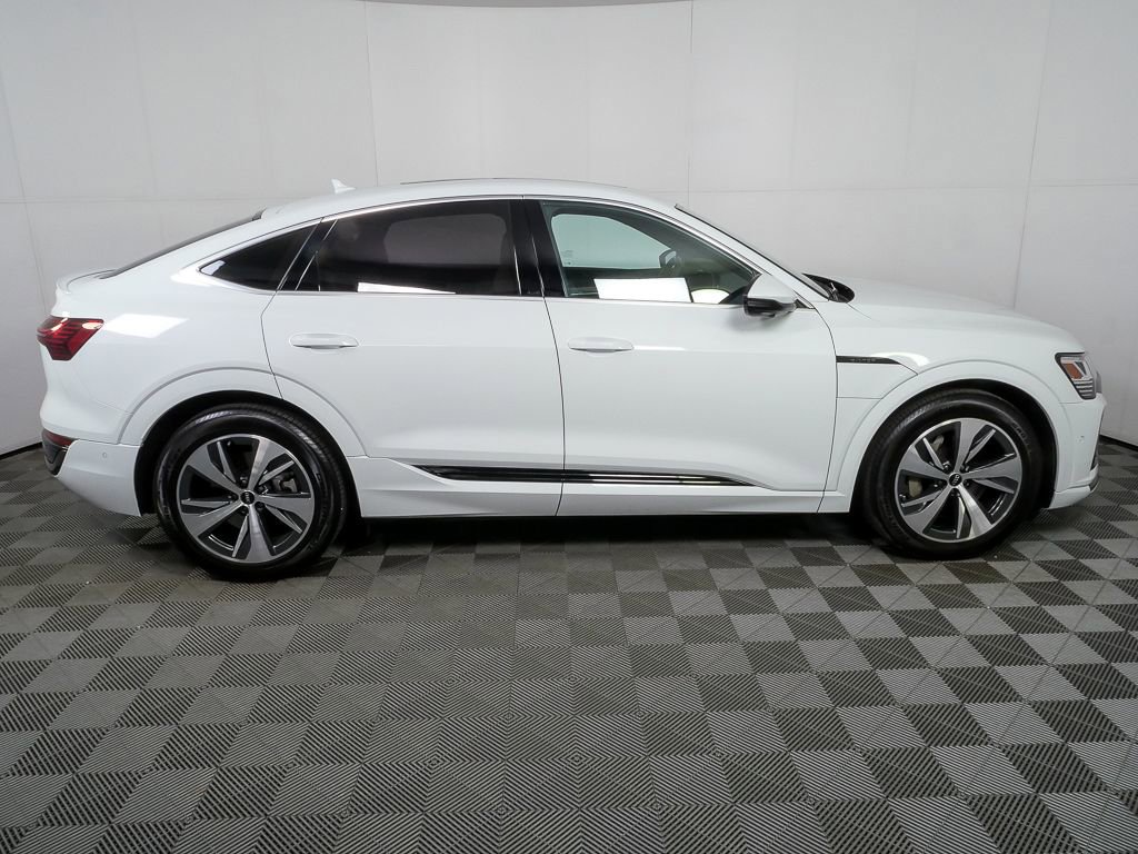 Certified 2024 Audi Q8 e-tron Premium Plus AWD/4WD image 2