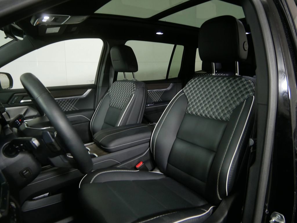 Used 2024 GMC Acadia Denali image 10